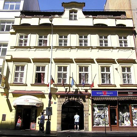 פראג Hotel U Dvou Zlatych Klicu מראה חיצוני תמונה