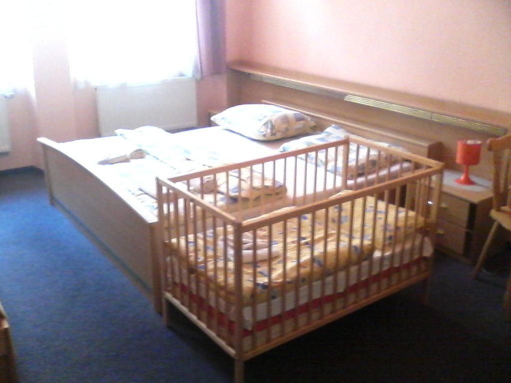 פראג Hotel U Dvou Zlatych Klicu חדר תמונה