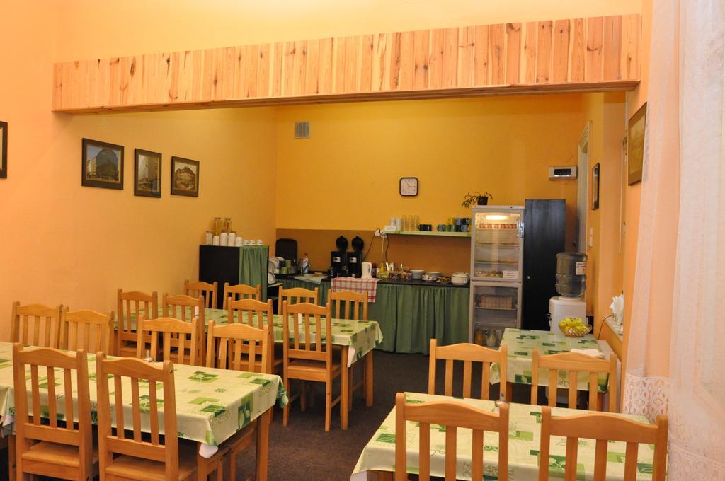 פראג Hotel U Dvou Zlatych Klicu מראה חיצוני תמונה
