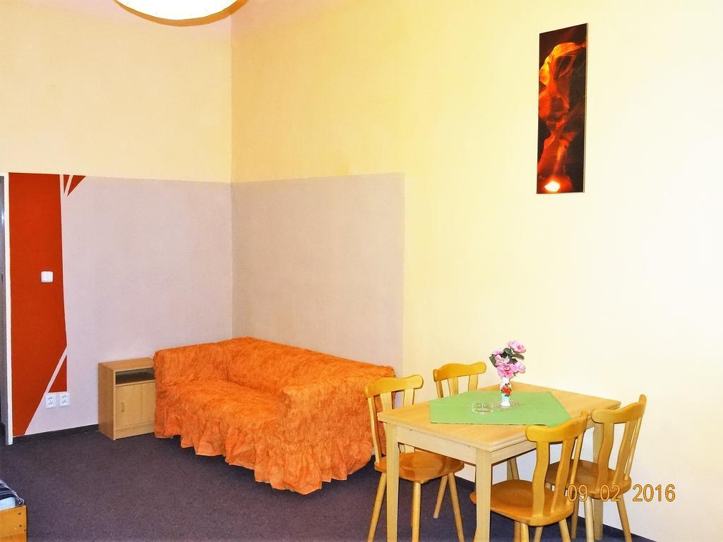 פראג Hotel U Dvou Zlatych Klicu חדר תמונה