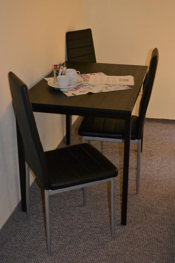 פראג Hotel U Dvou Zlatych Klicu מראה חיצוני תמונה
