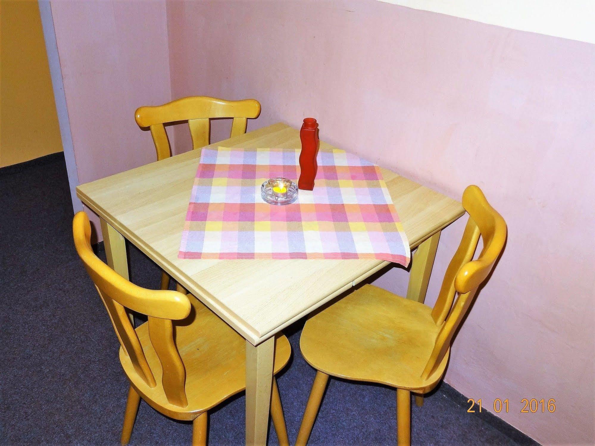 פראג Hotel U Dvou Zlatych Klicu מראה חיצוני תמונה