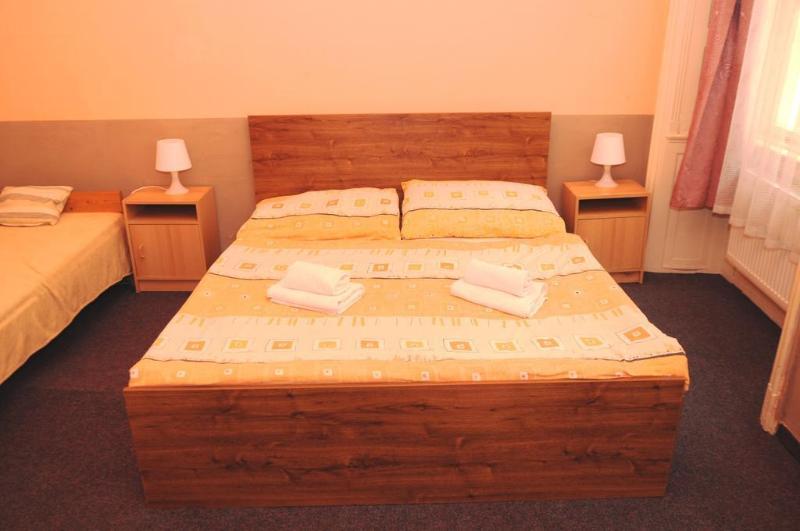 פראג Hotel U Dvou Zlatych Klicu מראה חיצוני תמונה